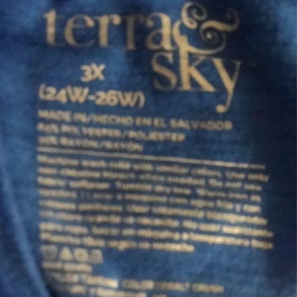 Terra & Sky Women’s Plus Size 3x (24W-26W) Blue Top - Picture 3 of 3